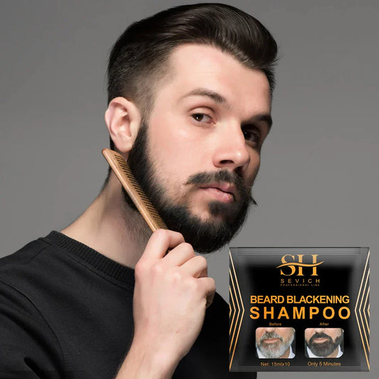 Homme utilisant un shampoing colorant barbe noire naturel sans ammoniaque – barbe dense et uniforme